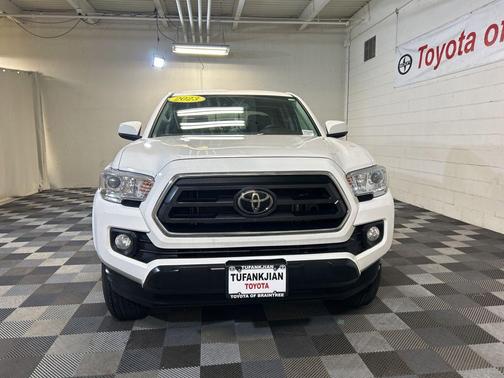 Ice Cap 2023 Toyota Tacoma SR5