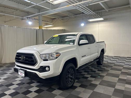 Ice Cap 2023 Toyota Tacoma SR5