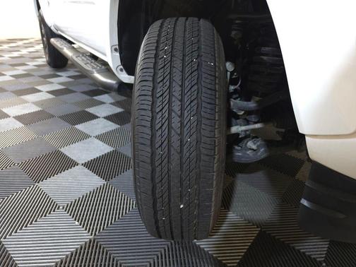 Ice Cap 2023 Toyota Tacoma SR5