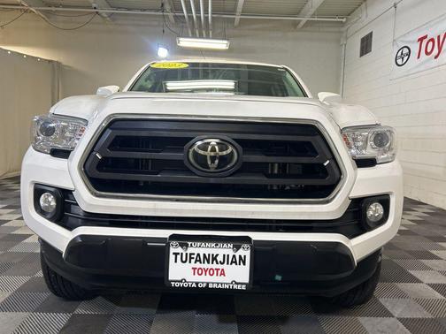Ice Cap 2023 Toyota Tacoma SR5