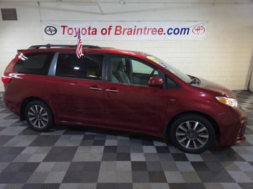 Alumina Jade Metallic 2018 Toyota Sienna XLE Premium
