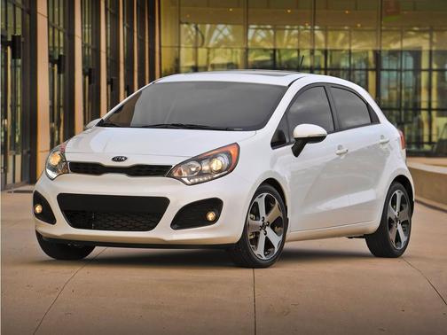 Clear White 2013 Kia Rio EX