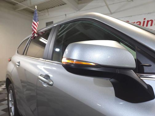 Celestial Silver Metallic 2023 Toyota Highlander L