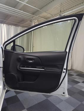 2016 Toyota Prius c Three