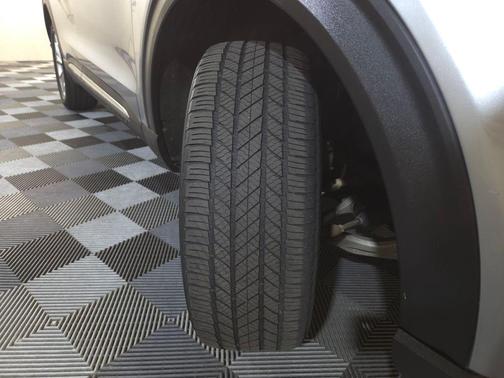 Iconic Silver Metallic 2020 Ford Explorer XLT