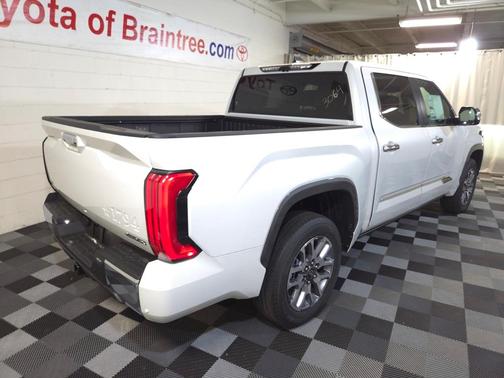 2025 Toyota Tundra Hybrid 1794 Edition