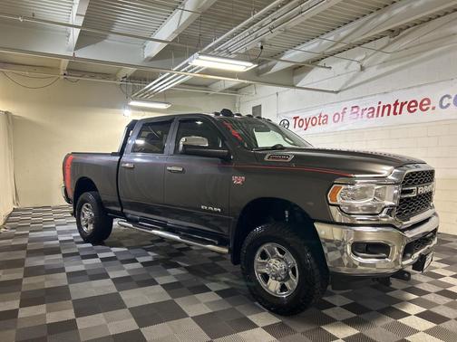 2020 RAM 2500 Tradesman Crew Cab 4X4 6'4' Box