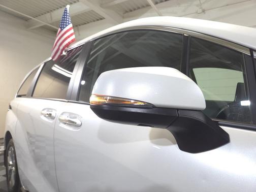 2024 Toyota Sienna Limited