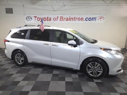 2024 Toyota Sienna Limited