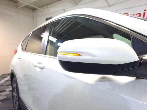 White Diamond Pearl 2017 Honda CR-V EX