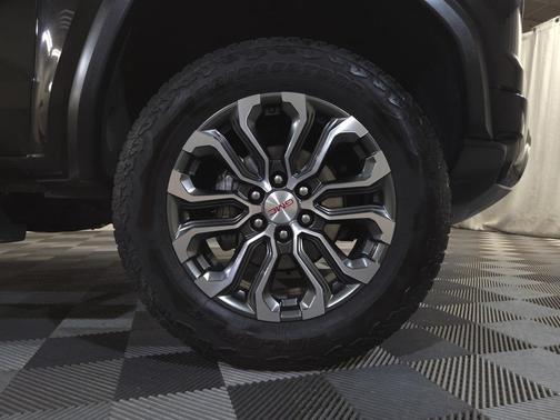 2023 GMC Canyon Denali