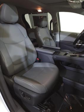 2023 Toyota Sienna XLE 8 Passenger