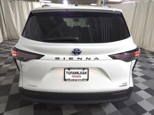 2023 Toyota Sienna XLE