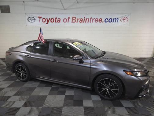 2024 Toyota Camry SE