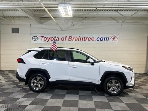 2023 Toyota RAV4 XLE