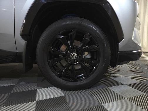 2022 Toyota RAV4 Hybrid SE