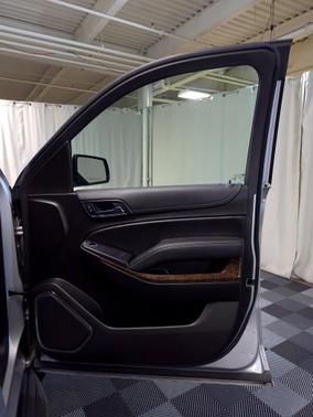 Silver Ice Metallic 2019 Chevrolet Tahoe LS