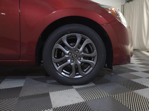 2020 Toyota Yaris Sedan XLE