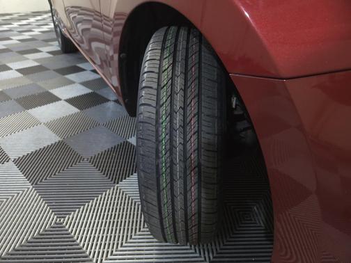 2020 Toyota Yaris Sedan XLE