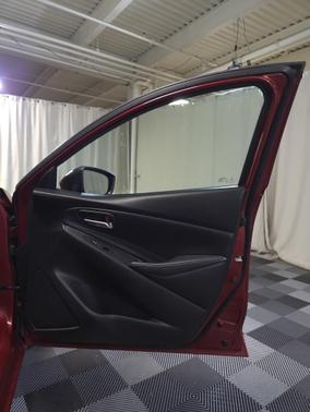 2020 Toyota Yaris Sedan XLE