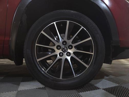 2017 Toyota Highlander SE