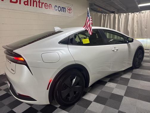 2024 Toyota Prius Prime SE