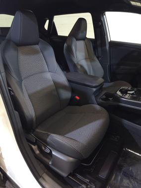 Pearl 2026 Toyota bZ XLE