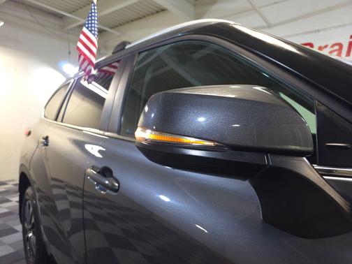 Gray 2023 Toyota Highlander XLE