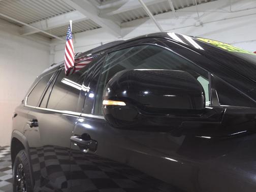 2023 Toyota Sequoia SR5