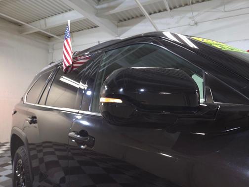 2023 Toyota Sequoia SR5