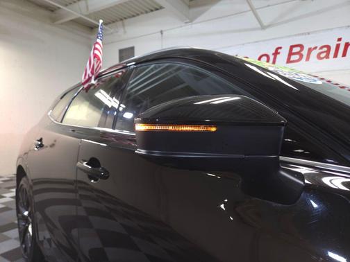 2025 Toyota Crown Signia Limited