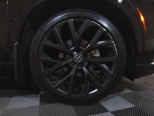 2025 Toyota Crown Signia Limited