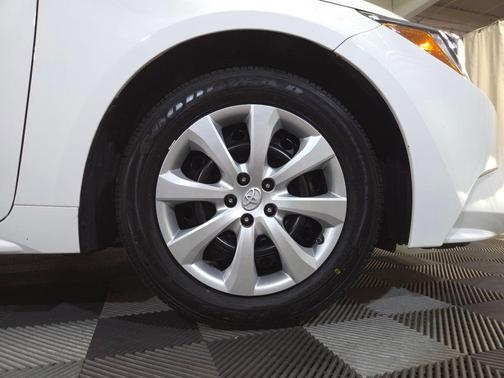 Ice Cap 2023 Toyota Corolla LE