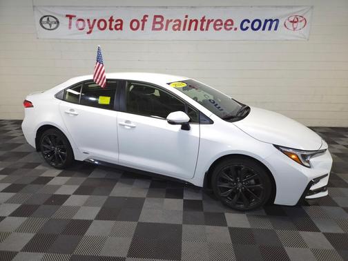 2024 Toyota Corolla Hybrid SE