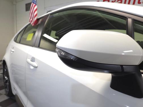 2024 Toyota Corolla Hybrid SE