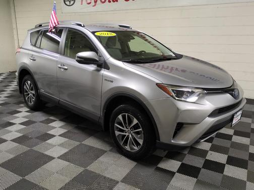 2018 Toyota RAV4 Hybrid LE