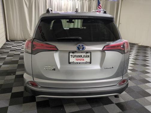 2018 Toyota RAV4 Hybrid LE