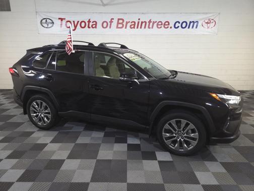 2022 Toyota RAV4 XLE Premium