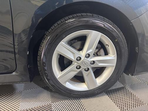 2014 Toyota Camry Hybrid SE Limited Edition