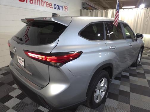 2023 Toyota Highlander L