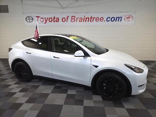 2023 Tesla Model Y Long Range