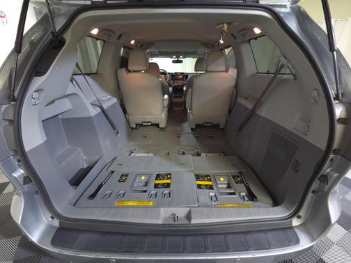 2013 Toyota Sienna XLE