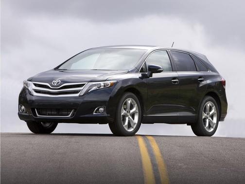 Classic Silver Metallic 2013 Toyota Venza XLE