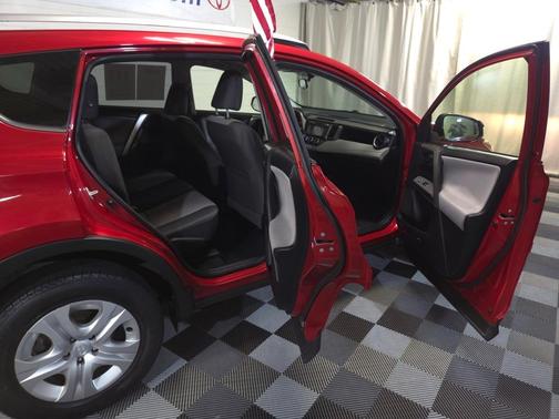 2014 Toyota RAV4 LE