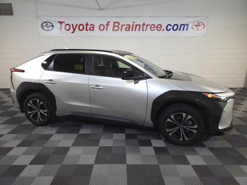 2024 Toyota bZ4X XLE