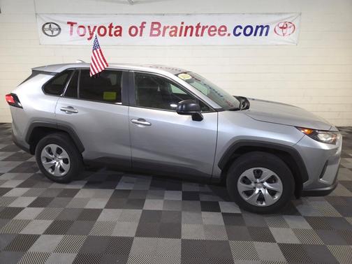 2022 Toyota RAV4 LE