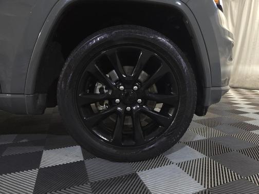 2022 Jeep Grand Cherokee Laredo