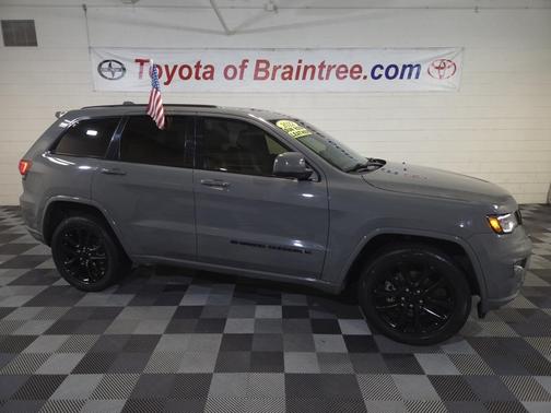 2022 Jeep Grand Cherokee Laredo