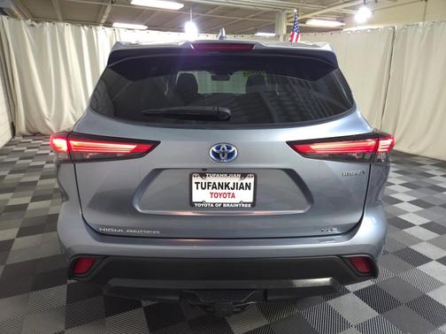2020 Toyota Highlander Hybrid XLE
