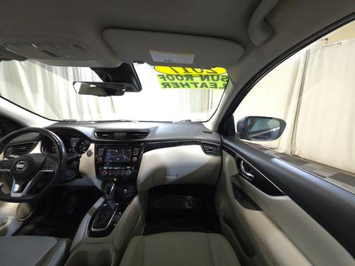 Magnetic Black 2017 Nissan Rogue Sport SL